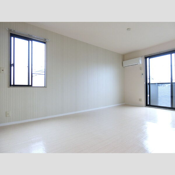 メゾンドール　壱番館 白を基調とした開放感溢れるルームデザイン