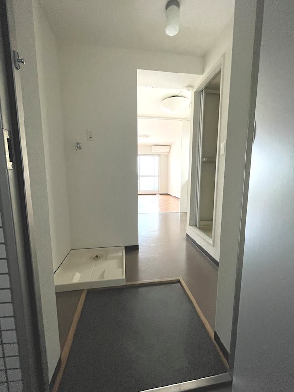 S．FLATS（エスフラッツ） 玄関