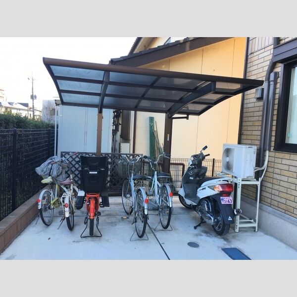 ラ・フォーレ日野台 屋根付き駐輪場