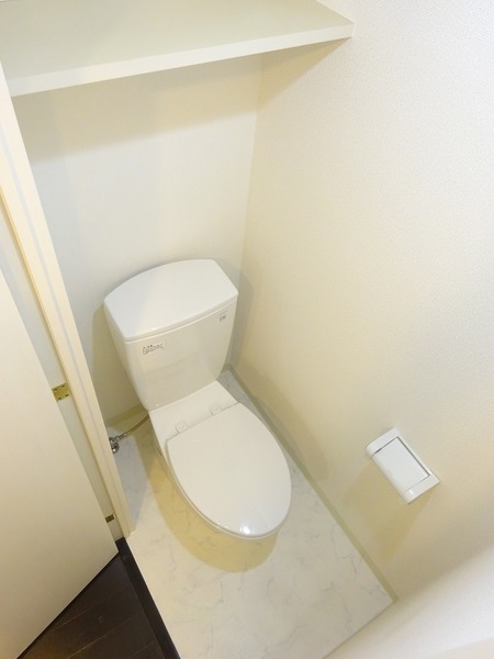 シャンティ武蔵関403号室 トイレ