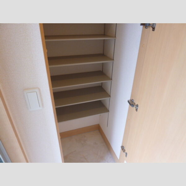 シャインハイツ シューズBOX