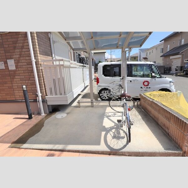 グランモア柳川C 駐輪場