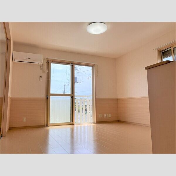 フレスカ202号室 リビングダイニング