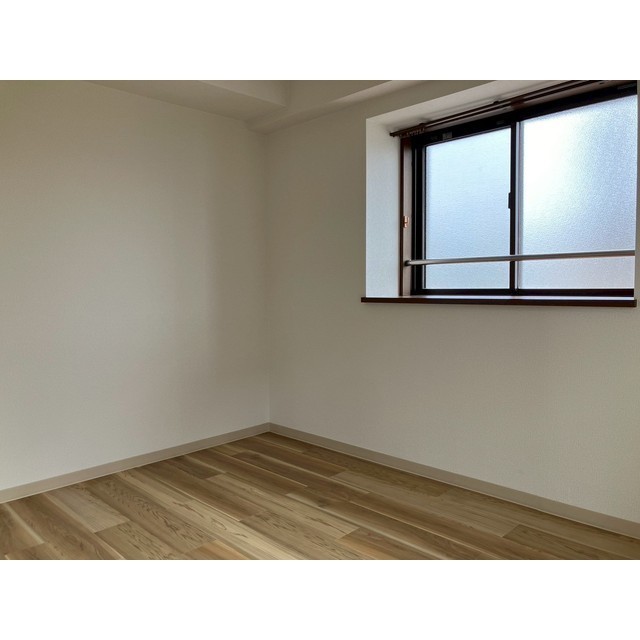 デネブ・スワン201号室 洋室(奥側)