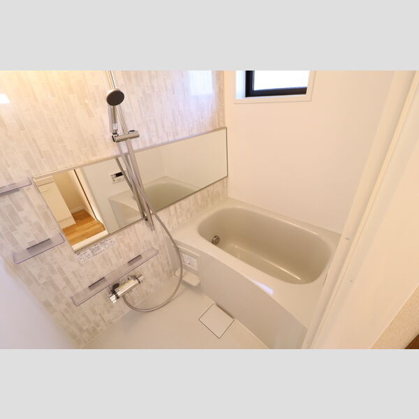 カサベルデ　C 浴室