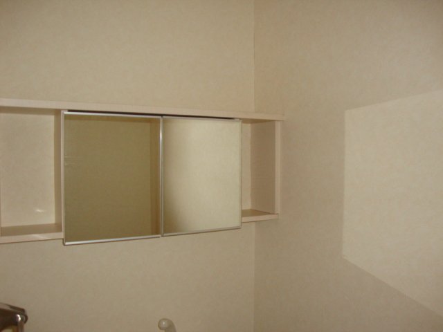 サンレジデンス湘南 トイレ収納