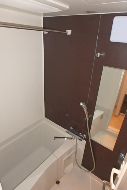 ガーラ・グランディ横濱桜木町 浴室乾燥機付きのバスルーム