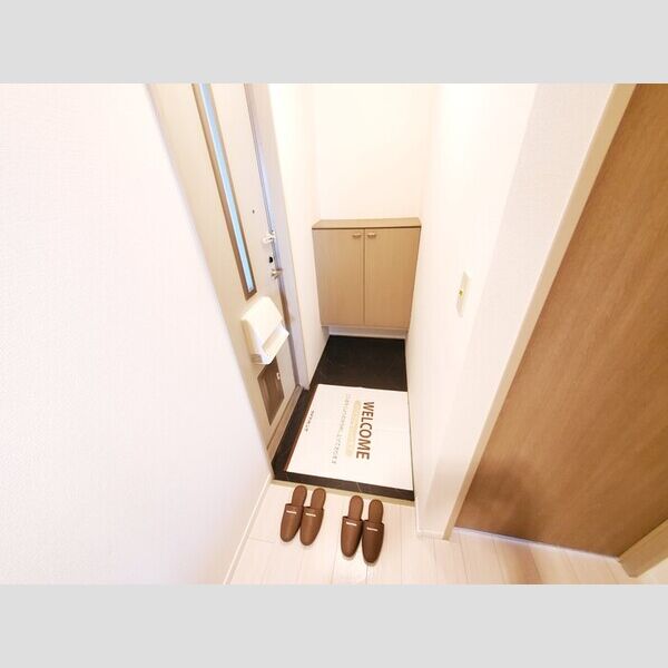 メゾンドール　弐番館 玄関