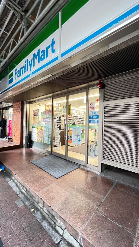 ブライズ後楽園5階 【コンビニエンスストア】ファミリーマート 文京小石川二丁目まで129ｍ