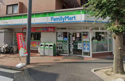 カーネ・ア・キラ303号室 【コンビニエンスストア】ファミリーマート 矢向二丁目店まで388ｍ