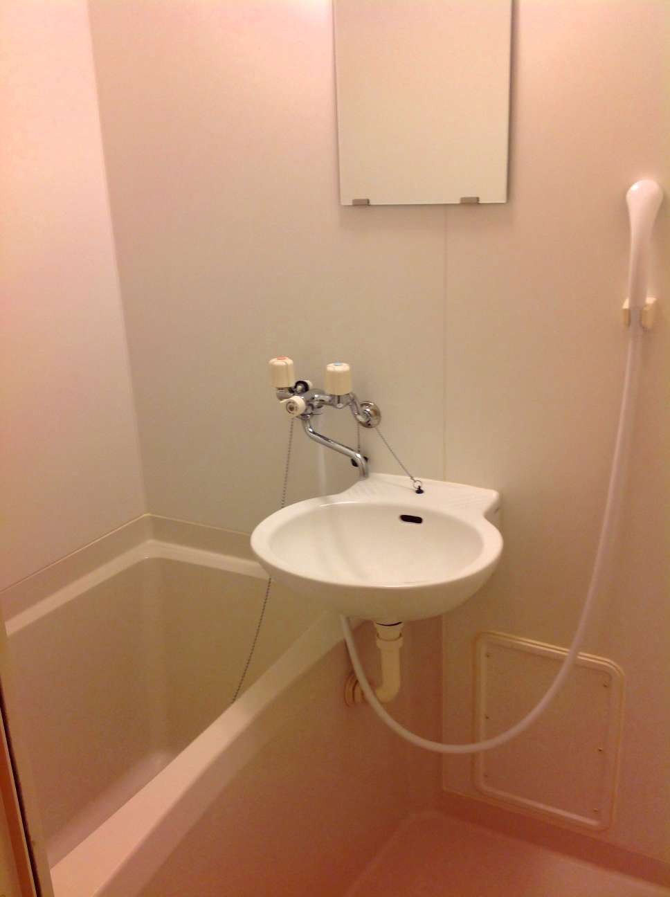 レオパレスフルール長浦103号室 人気のバストイレ別です！