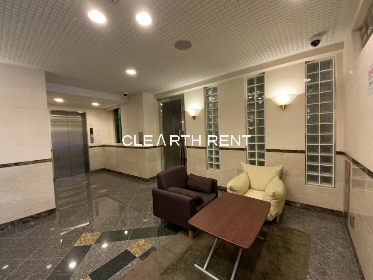 パレステュディオ赤坂弐番館3階 ロビー・エレベーター前にも防犯カメラあり