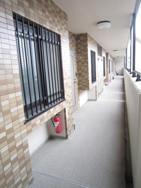 ヴィオレ湘南0301号室 スペースを確保した通路です。