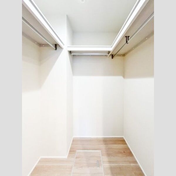 アルビオン　コート101号室 大容量のWICがうれしい♪