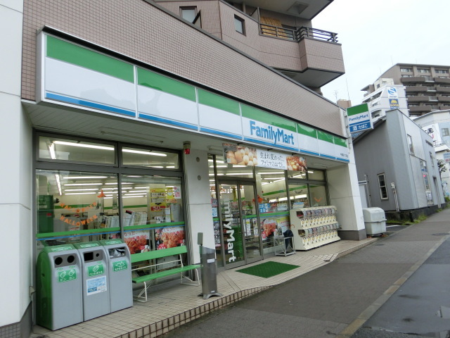 サンイング葛西0302号室 【コンビニエンスストア】ファミリーマート中葛西八丁目店まで140ｍ