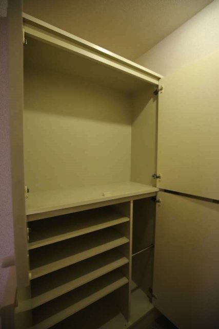 ダイアパレス浅草第二 靴入