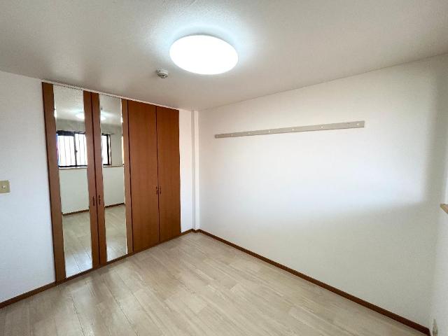 ガーデンヒルズNAKAYAMA弐番館 洋室