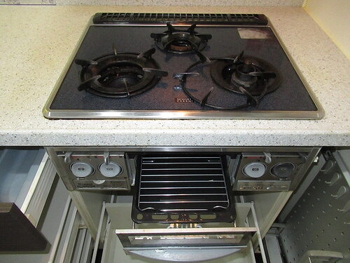 ライオンズステーションプラザ根岸ベイアーク4階 ガスコンロ　※2021年12月撮影