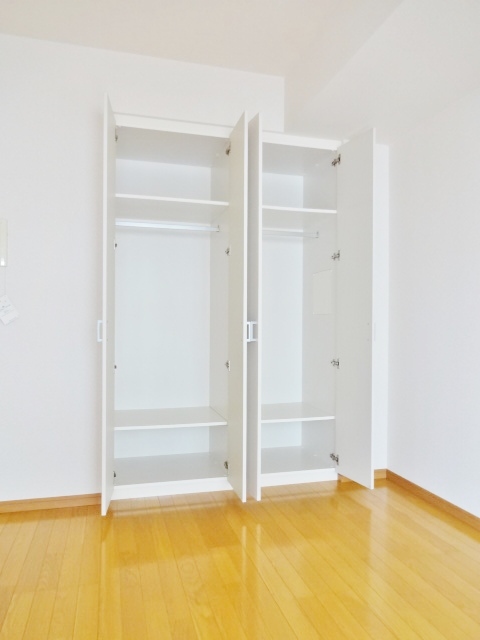 エルフレア三鷹 棚付きクローゼット