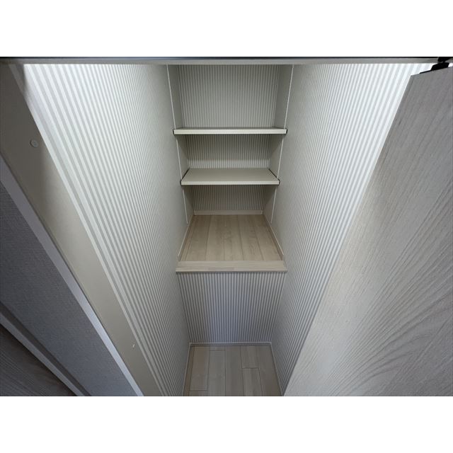 ラ･ルーチェ目黒201号室 奥行がある収納