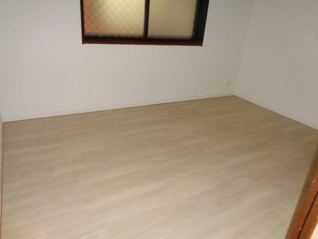 阿部南葛西第１マンション(E-046)1階 洋室6帖（左）