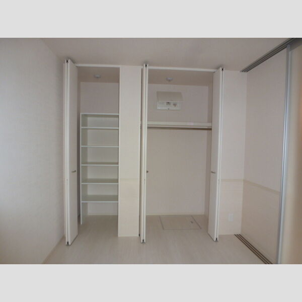 プレミール 洋室収納