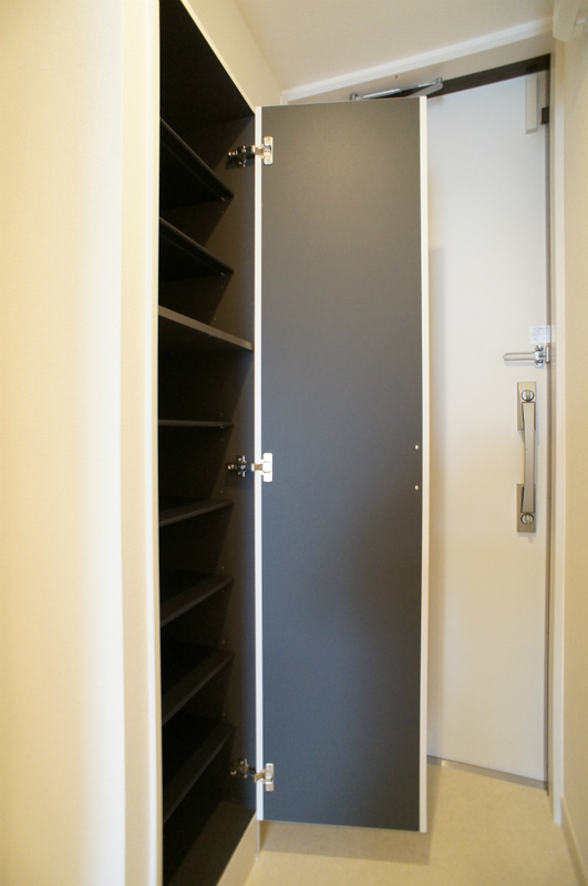 リブリ・桃浜町 玄関