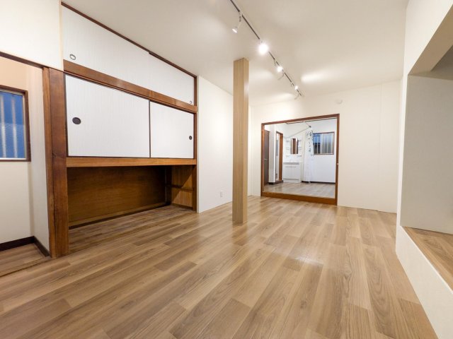 やすらぎの家　リノベ戸建　志木 プライバシーを確保できるオシャレなリビング