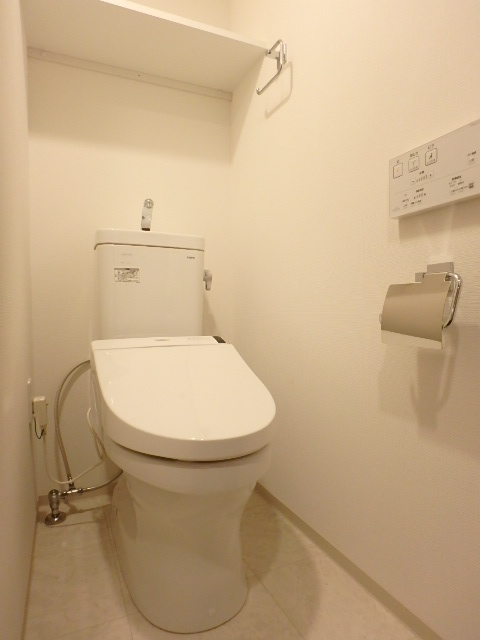 ガーラ横濱関内グランドステージ7階 コンパクトで使いやすいトイレです