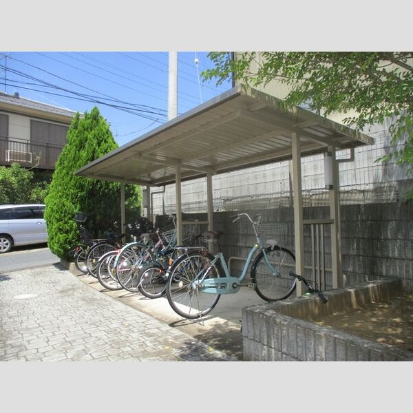 ヒラリバー 駐輪場