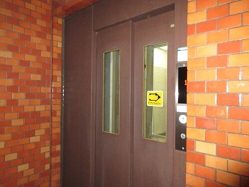 ニックハイム鶴見中央ビル7階 エレベーター　※2026年03月撮影