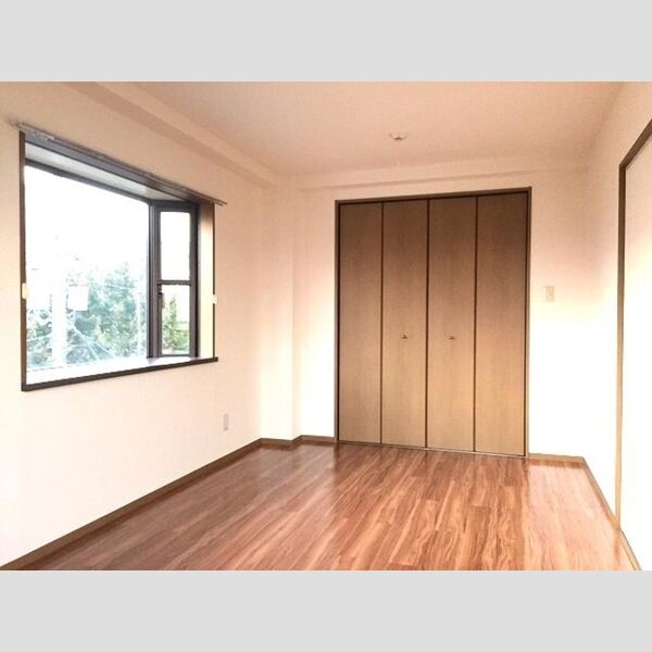 サンプレス302号室 洋室(7.5帖)