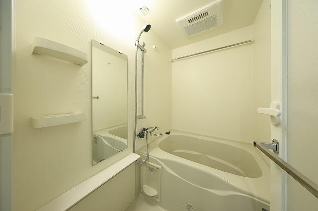 Weave Base Oji Kamiya1階 バス