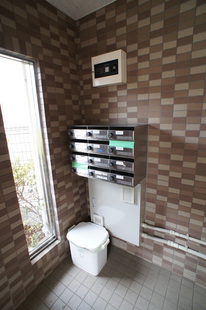 フロイデ勝田台壱番館0301号室 ロビー