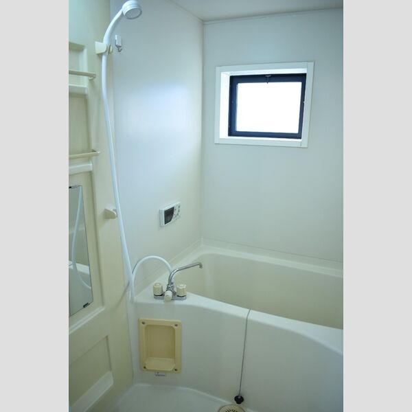 ドミール神田　参番館 窓付バスルーム