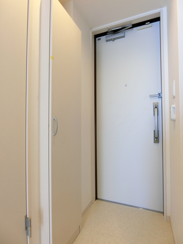 リブリ・武蔵新城 玄関