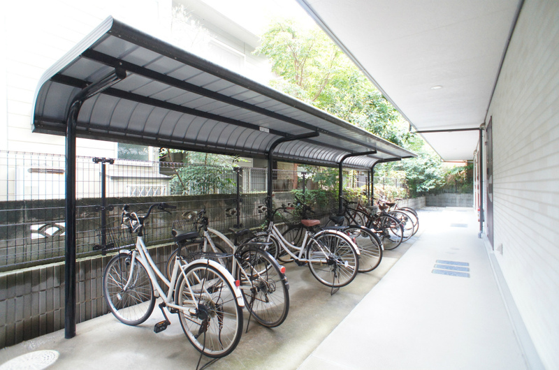 リブリ・N2階 駐車場