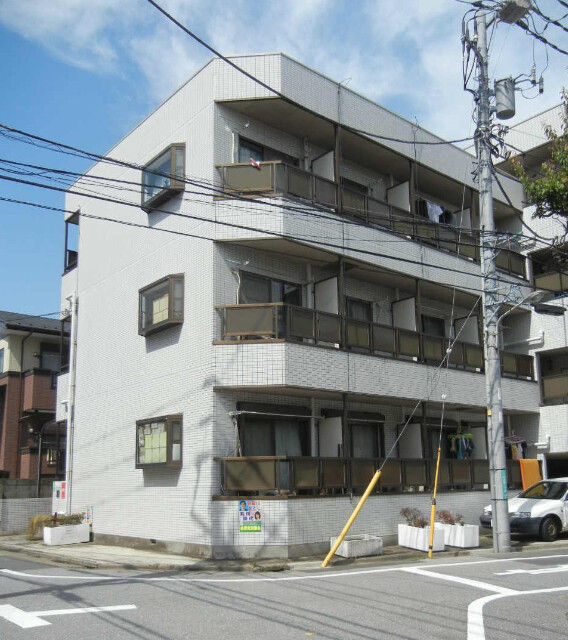 ハイコーポ小泉５．６1階 外観