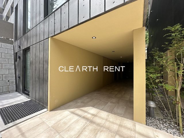 ＧＲＡＮ ＰＡＳＥＯ 島津山Ｗｅｓｔ3階 おしゃれなエントランス