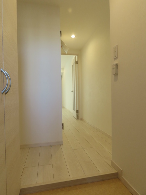 リブリ・レジデンス三ノ輪 玄関