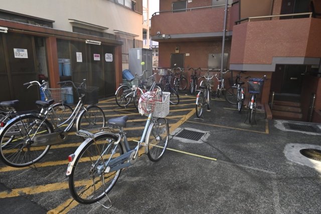 セザール西高島平4階 駐輪場