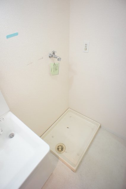 ソイ・コート幕張 室内洗濯置き場