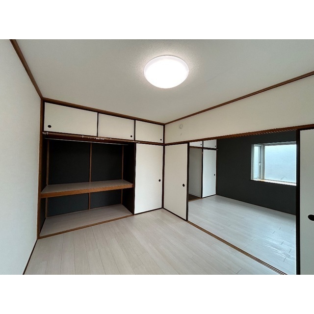 丸新ハイツ401号室 リビング