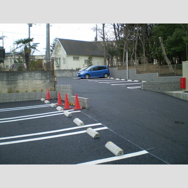 シャトレー明神303号室 駐車場