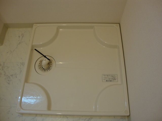 ラ・カヨーサ102号室 洗濯機置場