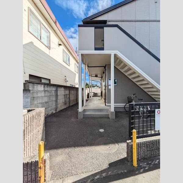 シャトレー201号室 エントランス