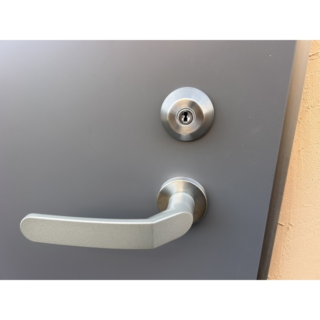 エヴィアン202号室 玄関