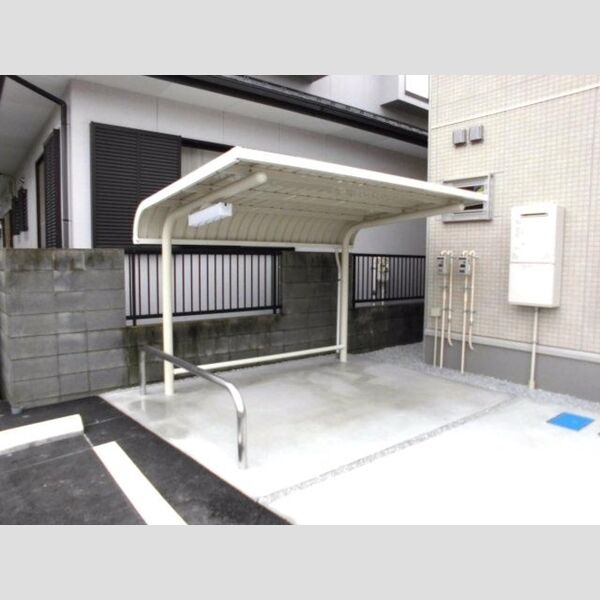 ハイツ宮地 駐輪場