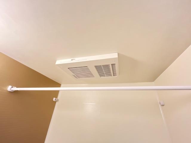 エクセレントタワー303号室 浴室乾燥機