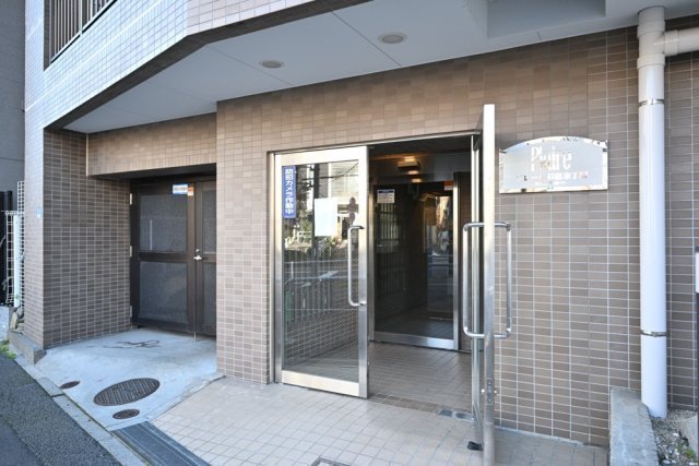 プレール新宿余丁町 エントランス
